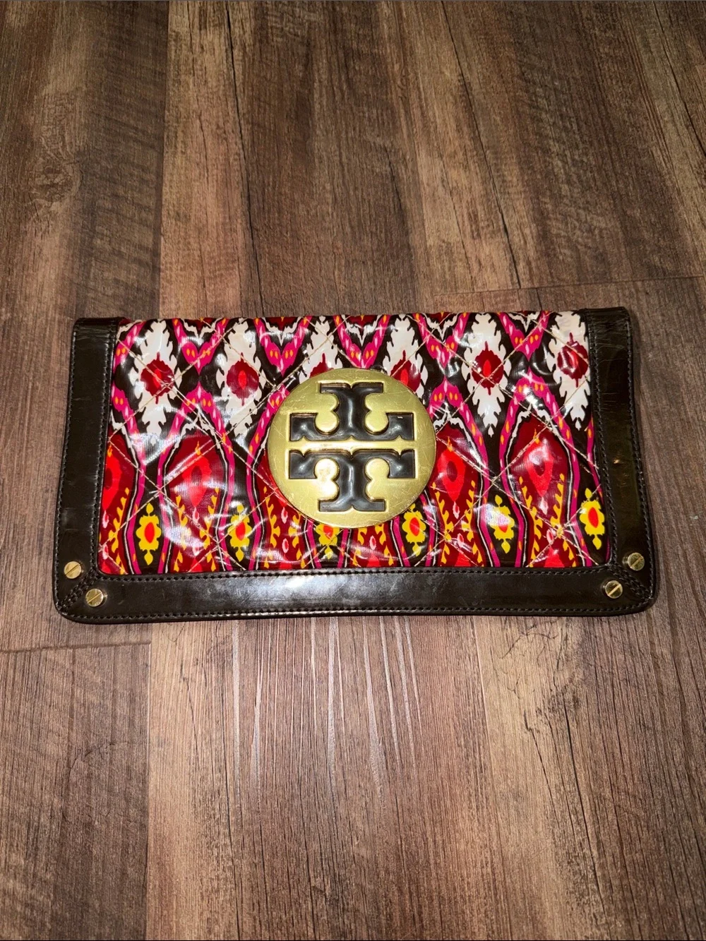 Tory Burch Red Multicolor Printed Patent Leather Clutch with Gold Logo